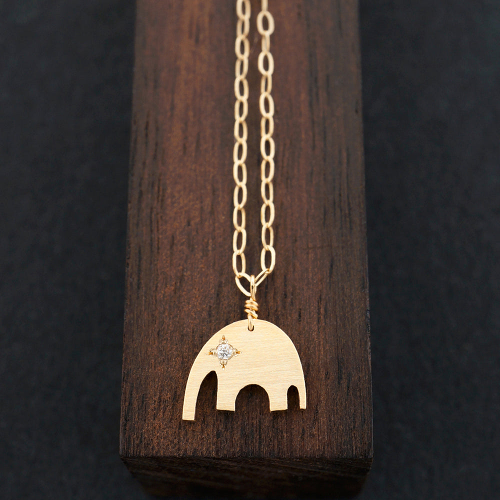 Minimalistische olifant ketting met optionele Diamond Ons, massief goud of zilver