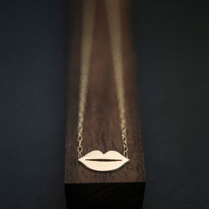 Lip ketting