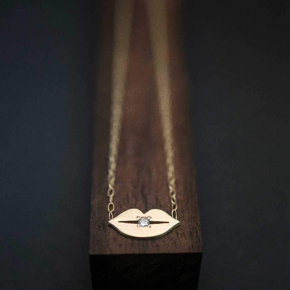 Lip Necklace